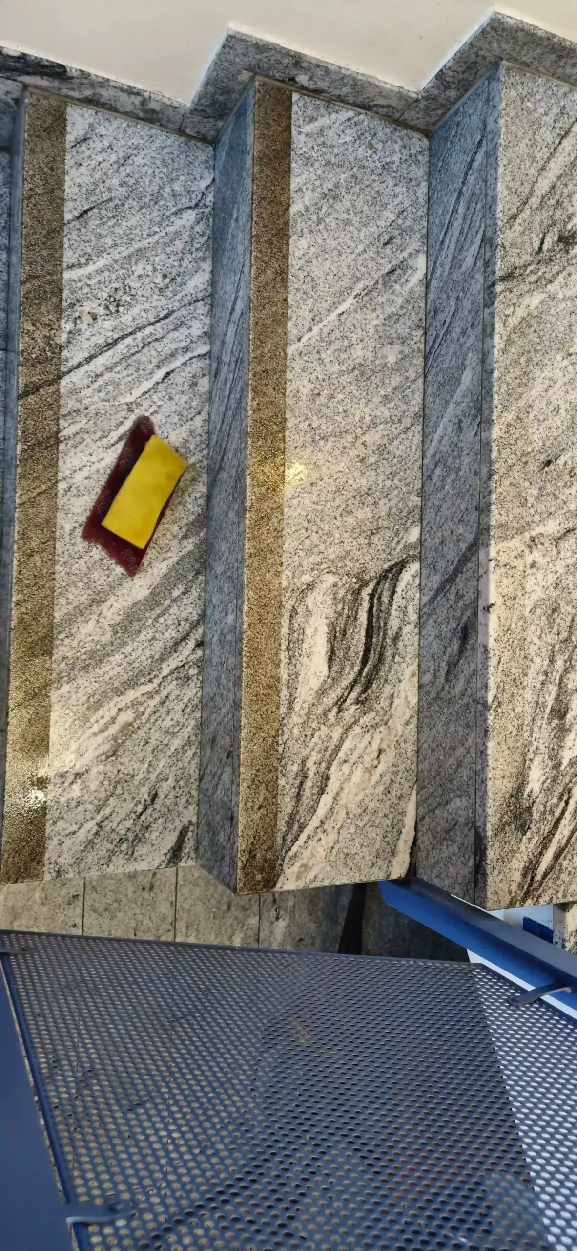 Treppenhausreinigung 1